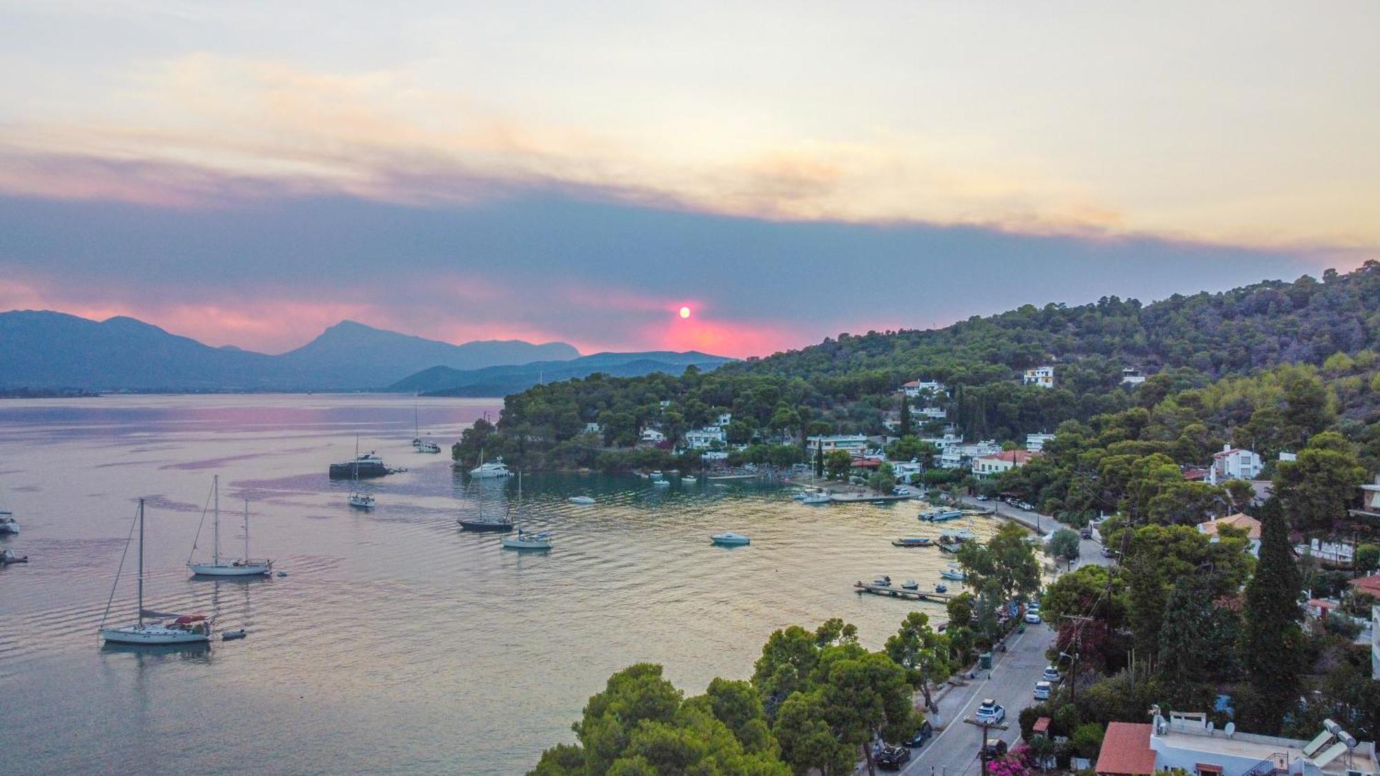 Seaview Apartment - Poros Relaxing Beachfront Flat Poros Town Zewnętrze zdjęcie