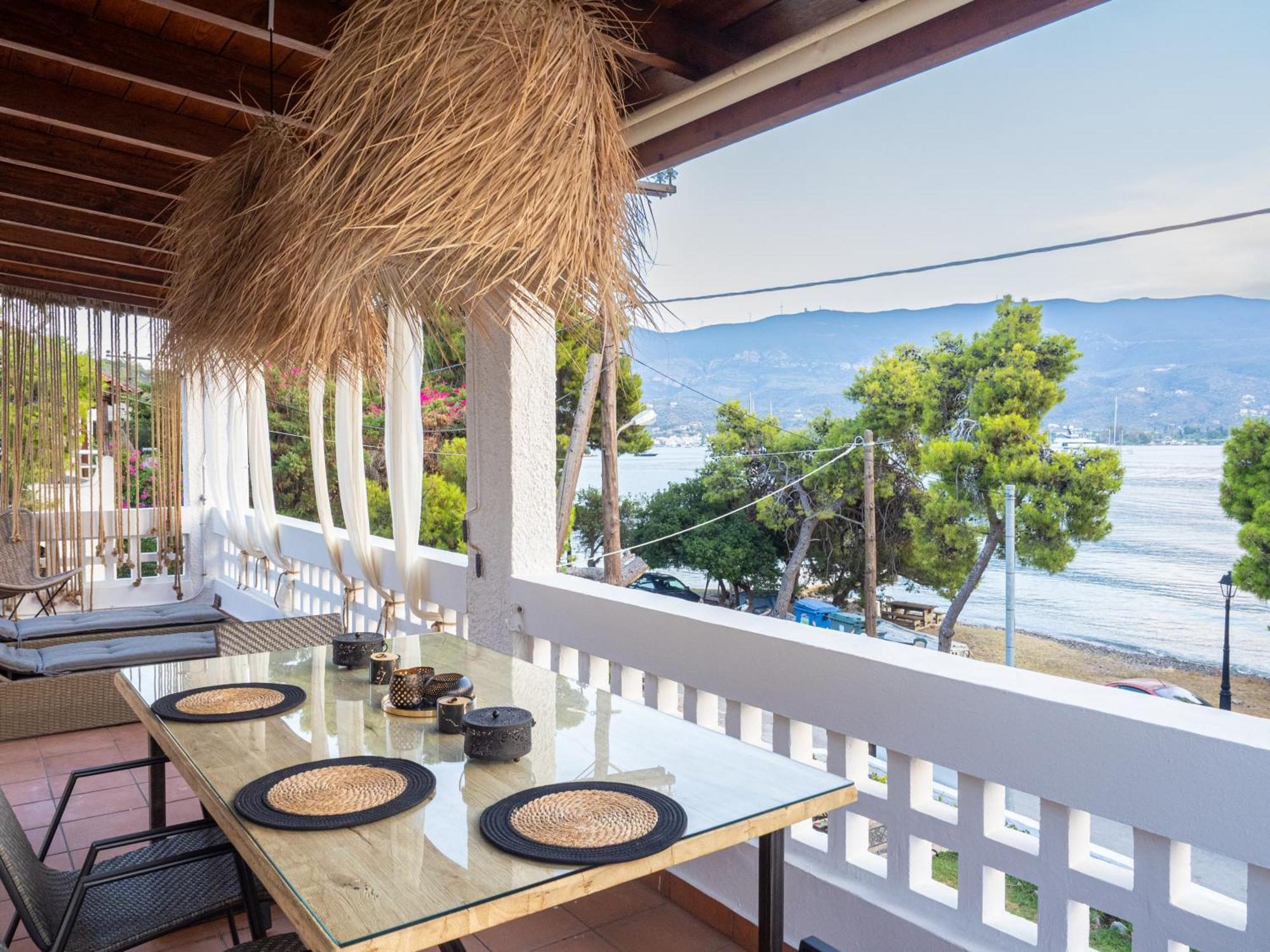 Seaview Apartment - Poros Relaxing Beachfront Flat Poros Town Zewnętrze zdjęcie