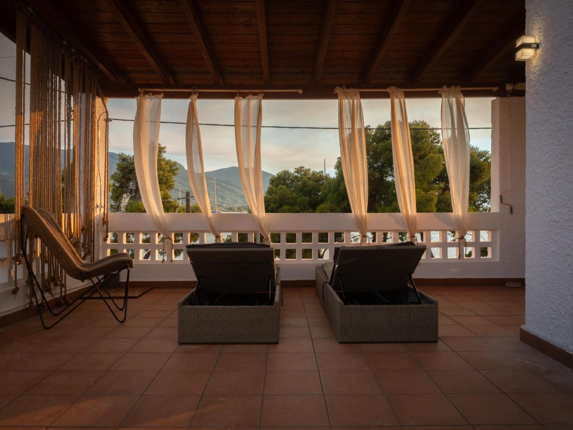 Seaview Apartment - Poros Relaxing Beachfront Flat Poros Town Zewnętrze zdjęcie