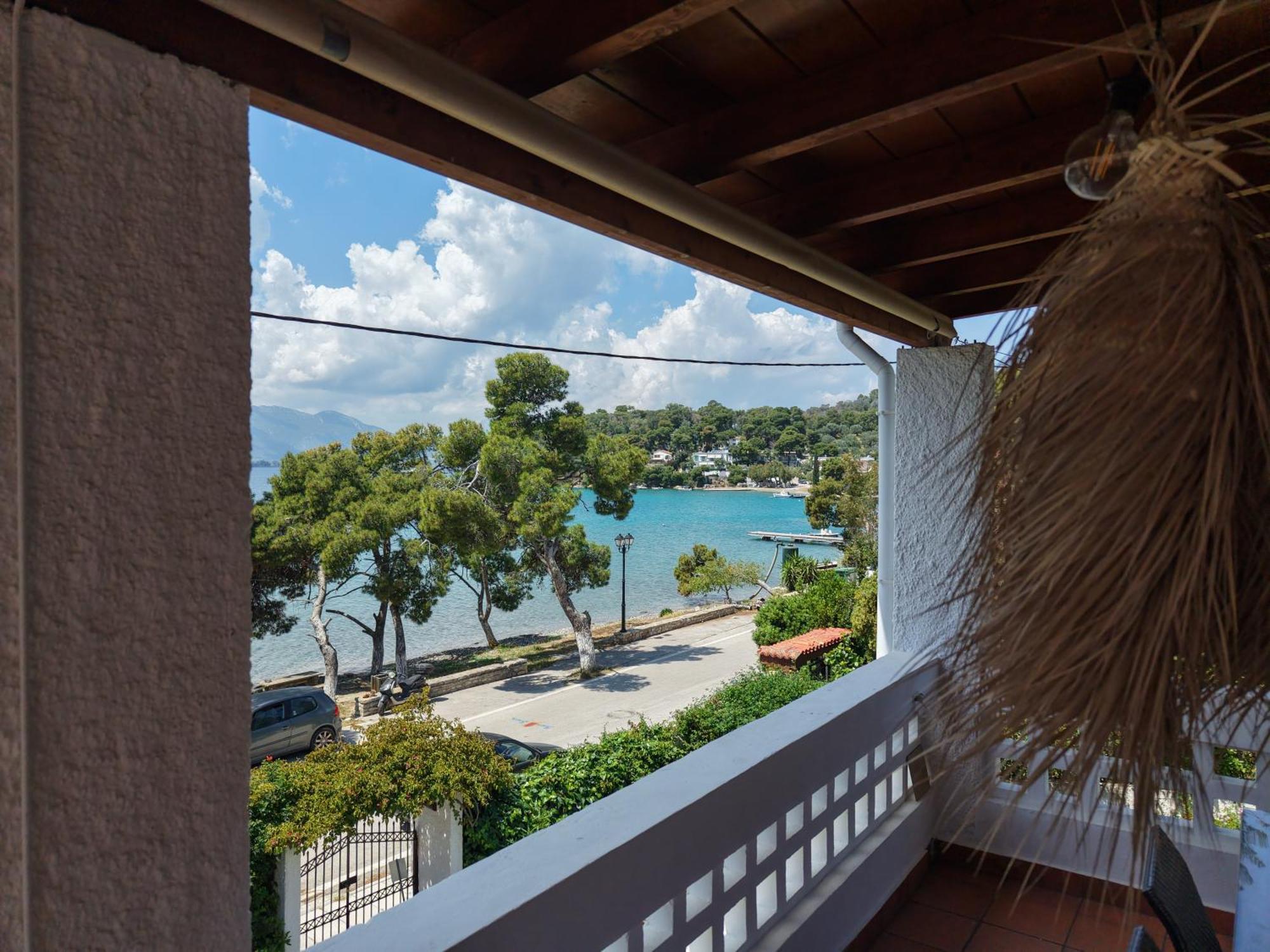 Seaview Apartment - Poros Relaxing Beachfront Flat Poros Town Zewnętrze zdjęcie