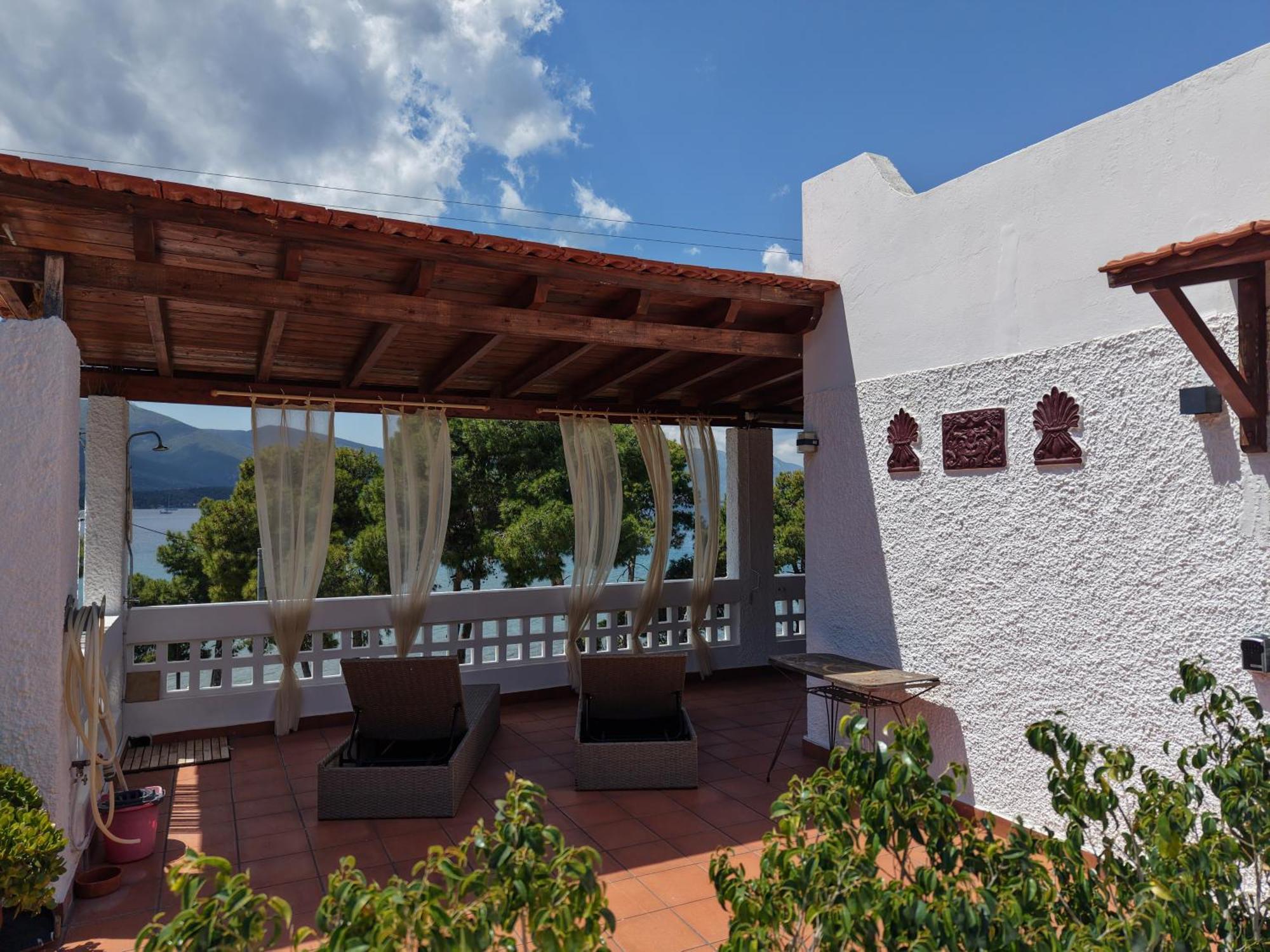Seaview Apartment - Poros Relaxing Beachfront Flat Poros Town Zewnętrze zdjęcie